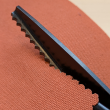 Load image into Gallery viewer, Scalloped Pinking Shears