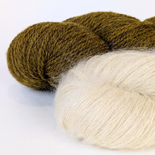 Load image into Gallery viewer, Woollenflower Whorl Natural Oak