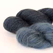 Load image into Gallery viewer, Woollenflower Whorl Cutch & Indigo