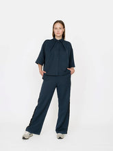 Load image into Gallery viewer, Front Pleat Shirt