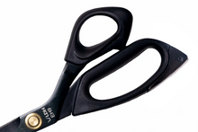 Load image into Gallery viewer, 9&quot; Egonomic Right-Handed Fabric Shears
