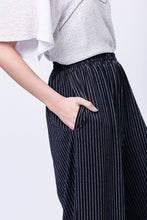 Load image into Gallery viewer, Ninni Culottes
